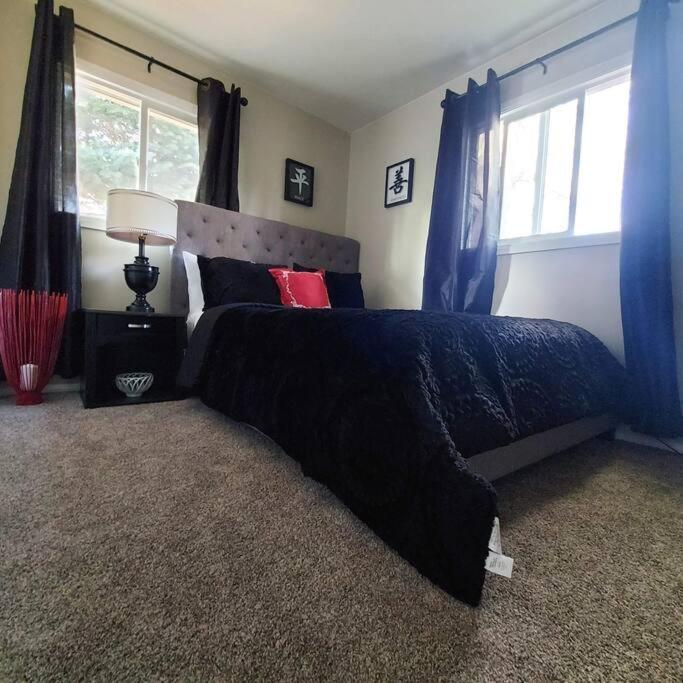 Cheerful 3 Bedroom House. Great Location Colorado Springs Exterior photo